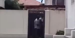 فيديو طريف للصوص حاولوا اقتحام منزل 
